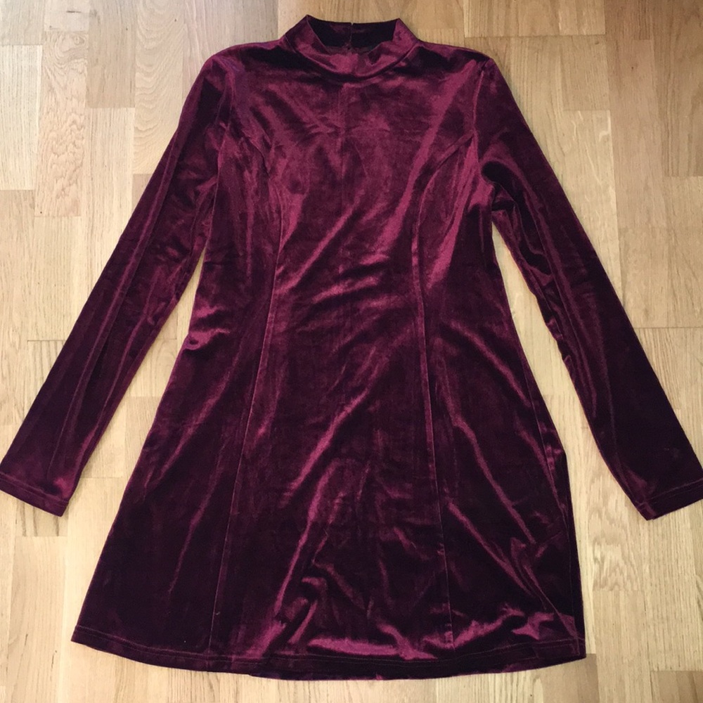 F21 velvet turtleneck long sleeve dress
